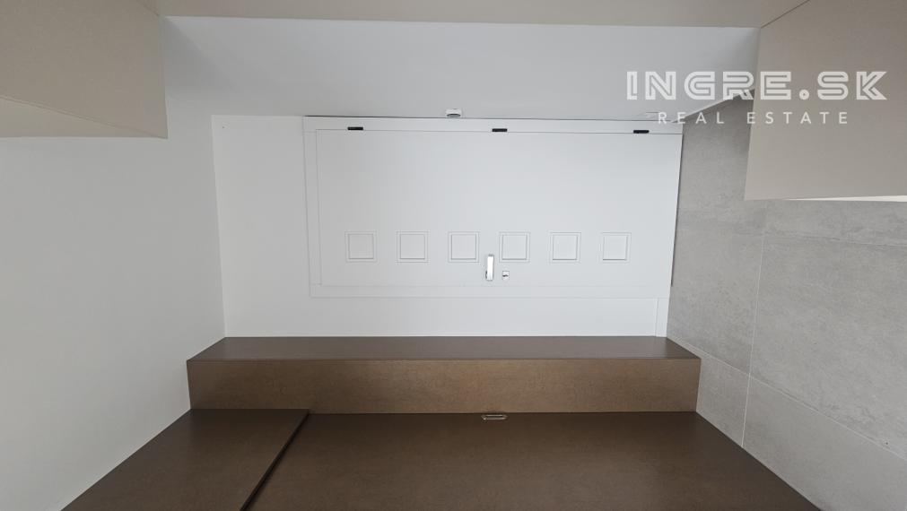 INGRE.SK I NOVOSTAVBA PREDAJ RODINNÉ DOMY S BYTMI PARKING ZÁHRADA obec ROVINKA