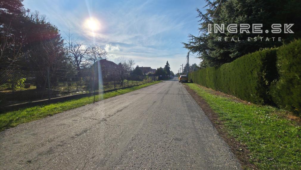 NA PREDAJ STAVEBNÝ POZEMOK BRATISLAVA RUŽINOV PRIEVOZ