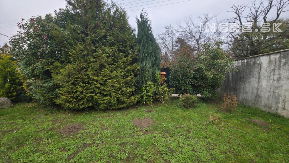 NA PREDAJ STAVEBNÝ POZEMOK BRATISLAVA RUŽINOV PRIEVOZ