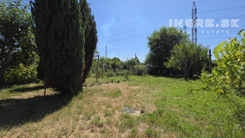 NA PREDAJ POZEMOK ZÁHRADA BRATISLAVA RUŽINOV