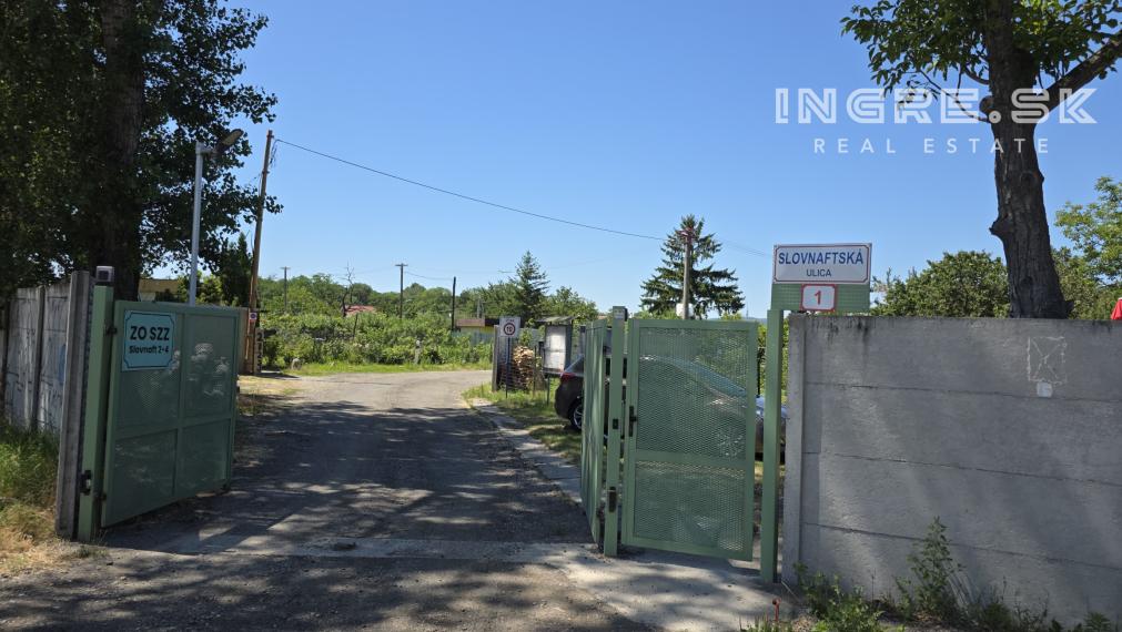 NA PREDAJ POZEMOK ZÁHRADA BRATISLAVA RUŽINOV