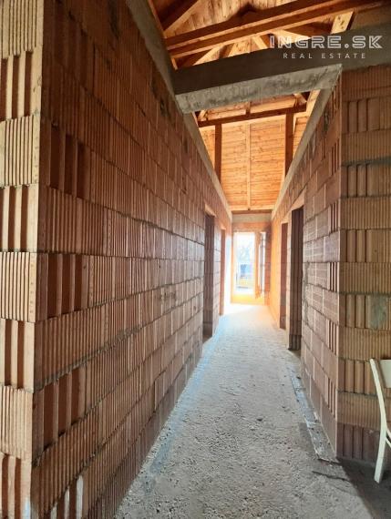 Na predaj 5 izbový rodinný dom KITTSEE, 410 m2.