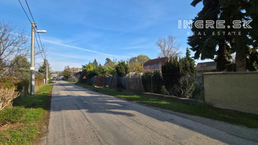 STAVEBNÝ POZEMOK VÝBORNÁ LOKALITA BRATISLAVY