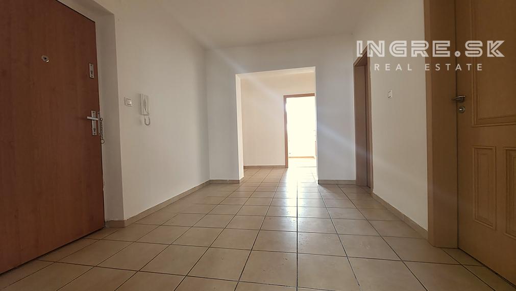 INGRE.SK - PREDAJ VEĽKÝ 3 IZBOVÝ BYT S LOGGIOU BRATISLAVA VRAKUŇA