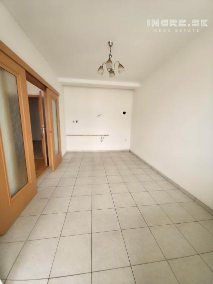 INGRE.SK - PREDAJ VEĽKÝ 3 IZBOVÝ BYT S LOGGIOU BRATISLAVA VRAKUŇA