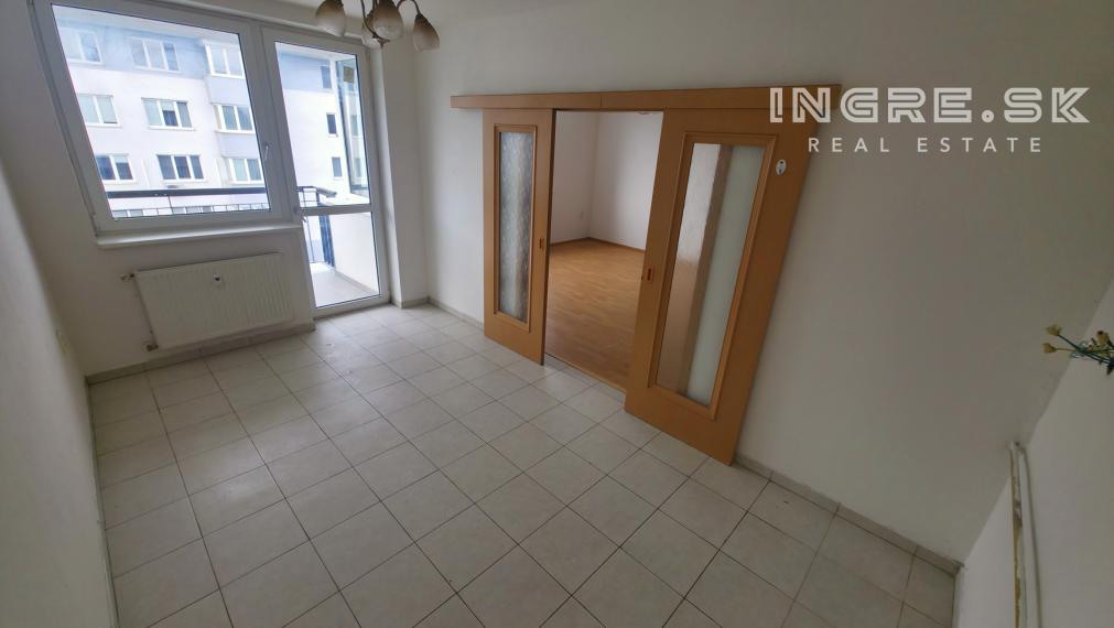 INGRE.SK - PREDAJ VEĽKÝ 3 IZBOVÝ BYT S LOGGIOU BRATISLAVA VRAKUŇA