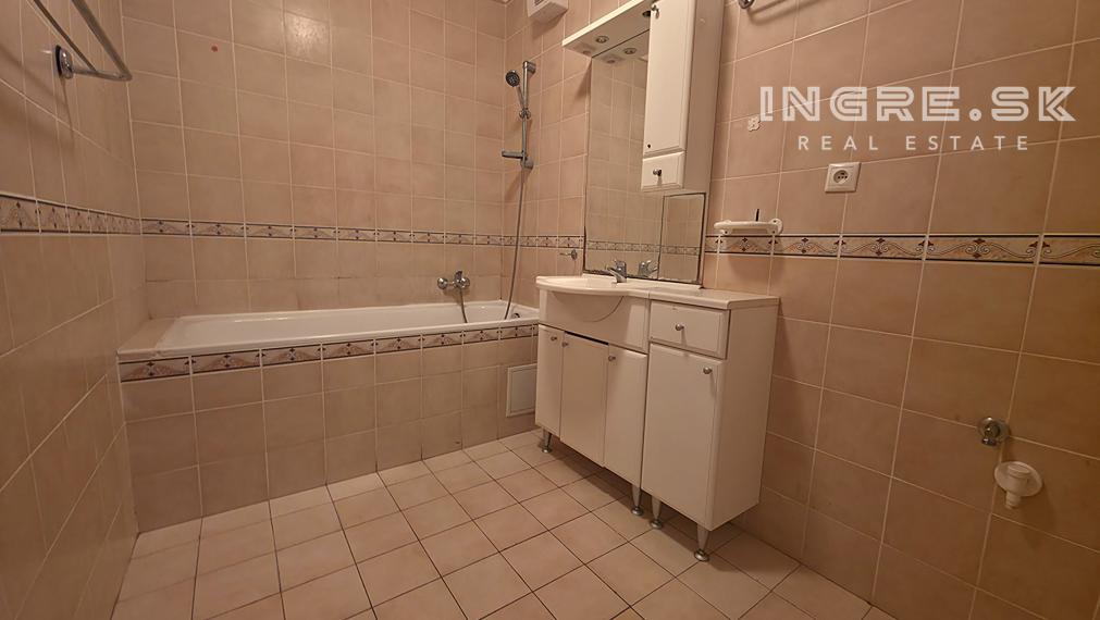 INGRE.SK - PREDAJ VEĽKÝ 3 IZBOVÝ BYT S LOGGIOU BRATISLAVA VRAKUŇA