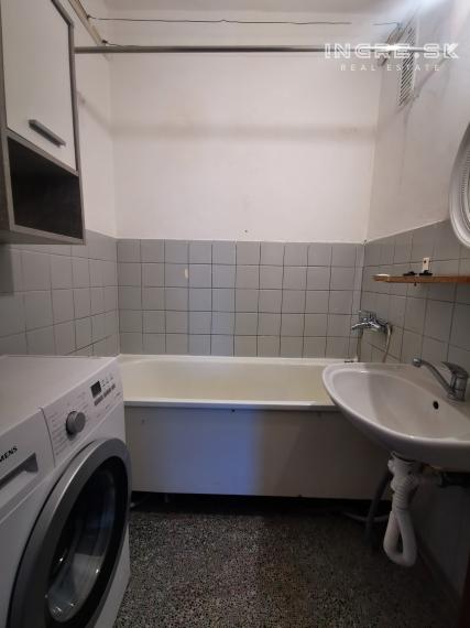 NA PRENÁJOM 4 IZBOVÝ BYT S LOGGIOU BRATISLAVA - PODUNAJSKÉ BISKUPICE