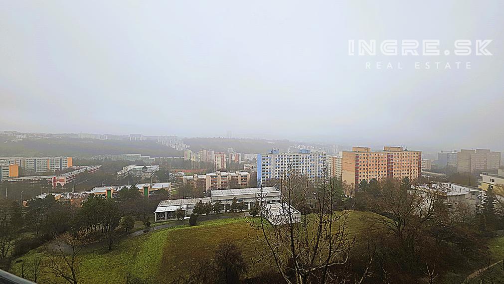 PRENÁJOM VEĽKÝ 4 IZBOVÝ BYT S LOGGIOU 2 X PARKING BRATISLAVA KARLOVA VES