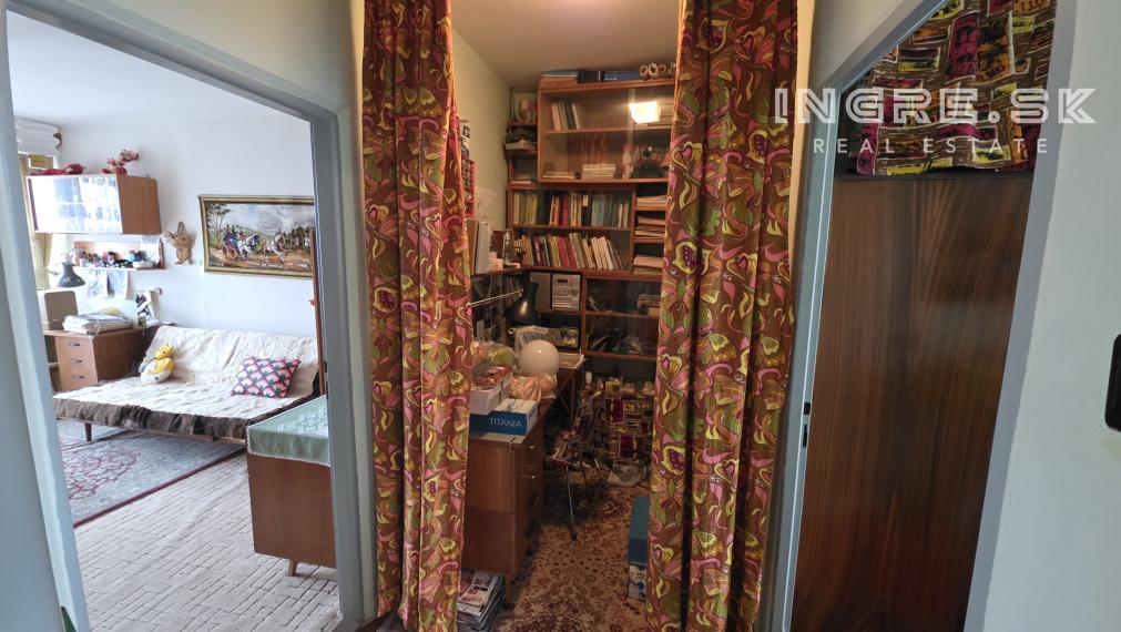 NA PREDAJ 3 IZBOVÝ BYT BRATISLAVA RUŽINOV ŠALVIOVÁ ul.