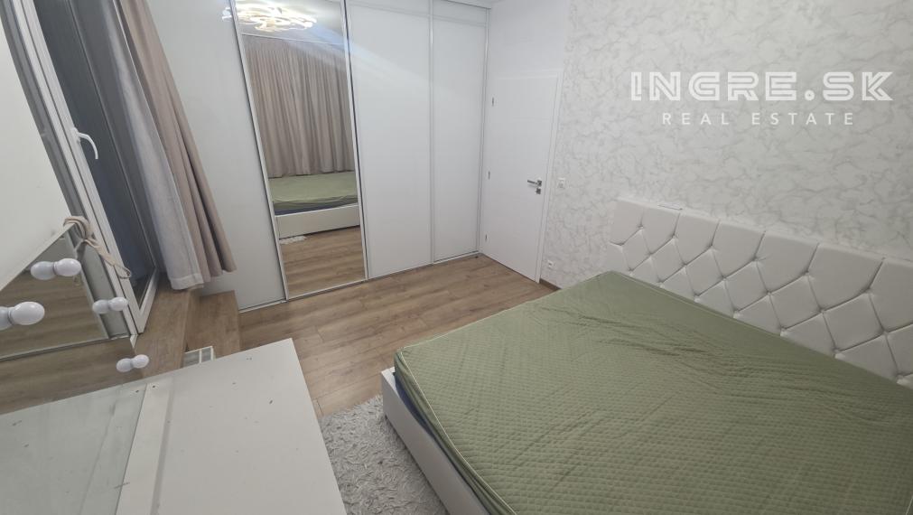 PREDAJ 4 IZBOVÝ PENTHOUSE S TERASOU 93 m²  2 PODZEMNÉ PARKOVACIE MIESTA - LOKALITA NOVÝ RUŽINOV BAJKALSKÁ