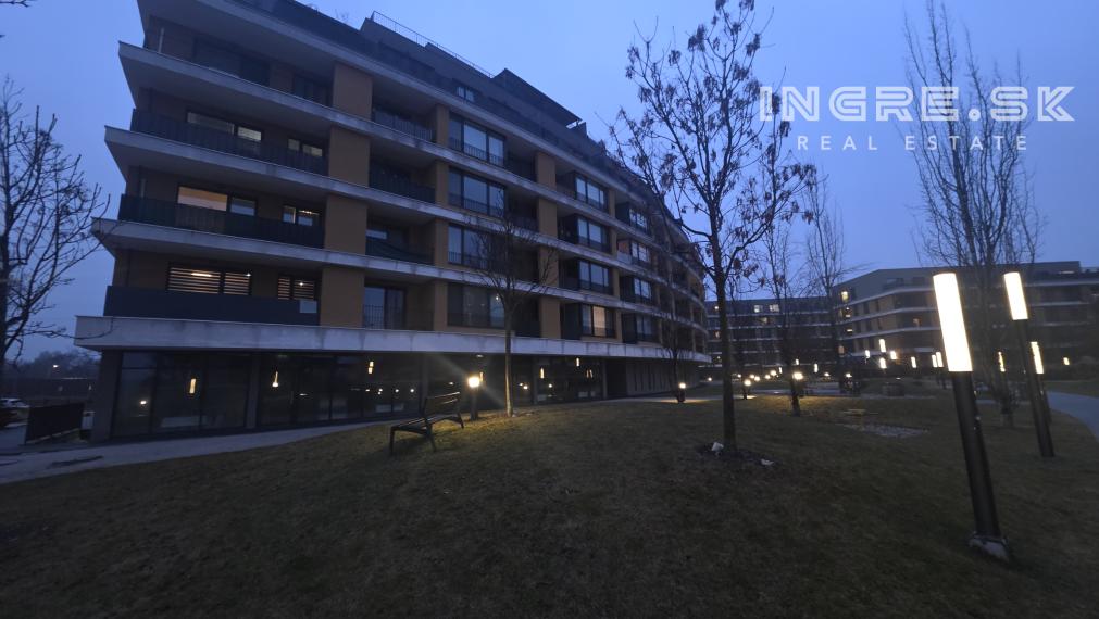 PREDAJ 4 IZBOVÝ PENTHOUSE S TERASOU 93 m²  2 PODZEMNÉ PARKOVACIE MIESTA - LOKALITA NOVÝ RUŽINOV BAJKALSKÁ
