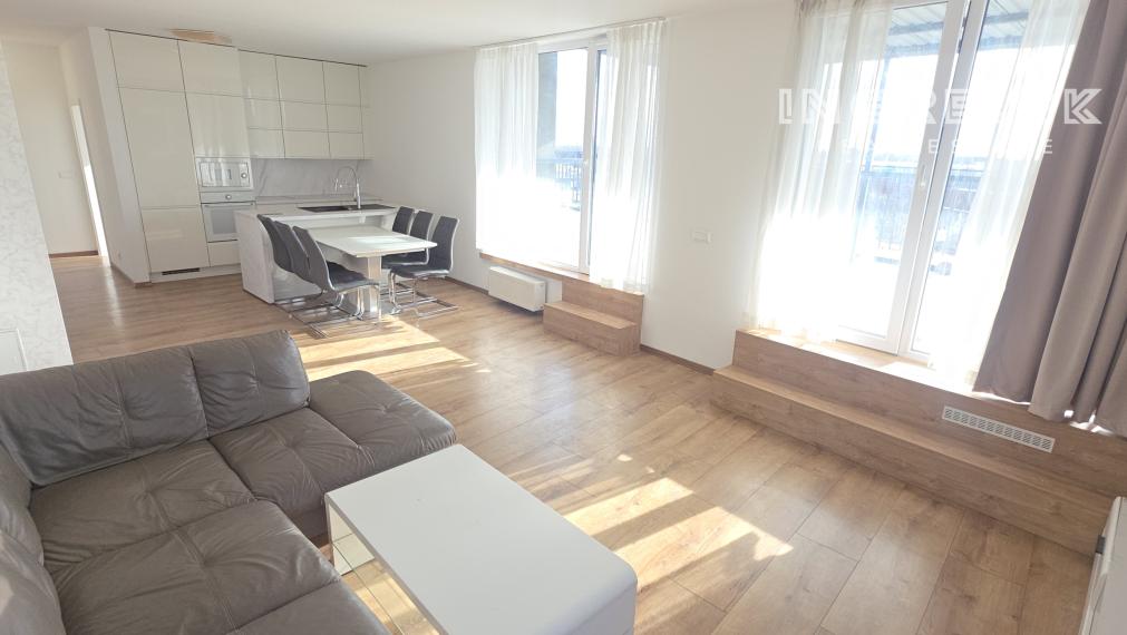 NA PREDAJ 4 IZBOVÝ PENTHOUSE S VEĽKOU TERASOU BRATISLAVA RUŽINOV BAJKALSKÁ ulica
