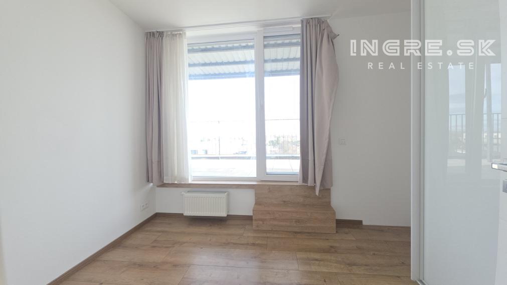 NA PREDAJ 4 IZBOVÝ PENTHOUSE S VEĽKOU TERASOU BRATISLAVA RUŽINOV BAJKALSKÁ ulica