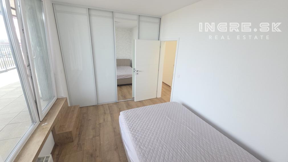 NA PREDAJ 4 IZBOVÝ PENTHOUSE S VEĽKOU TERASOU BRATISLAVA RUŽINOV BAJKALSKÁ ulica