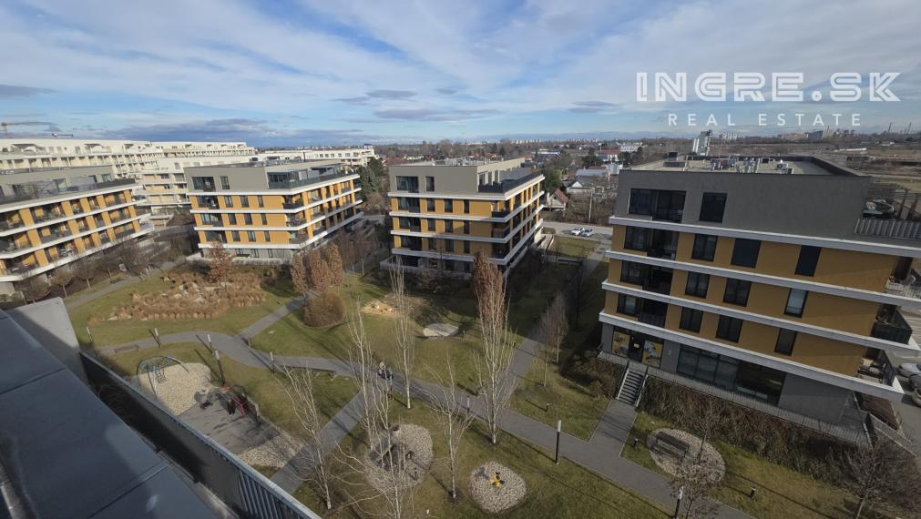 NA PREDAJ 4 IZBOVÝ PENTHOUSE S VEĽKOU TERASOU BRATISLAVA RUŽINOV BAJKALSKÁ ulica