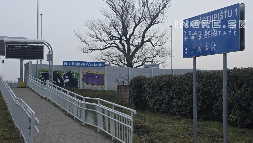 PREDAJ VEĽKÝ 3 IZBOVÝ BYT S LOGGIOU BRATISLAVA VRAKUŇA Píniová ulica