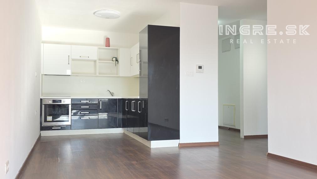 3 IZBOVÝ BYT S PARKOVANÍM BRATISLAVA - NOVÉ MESTO, NOBELOVA ulica