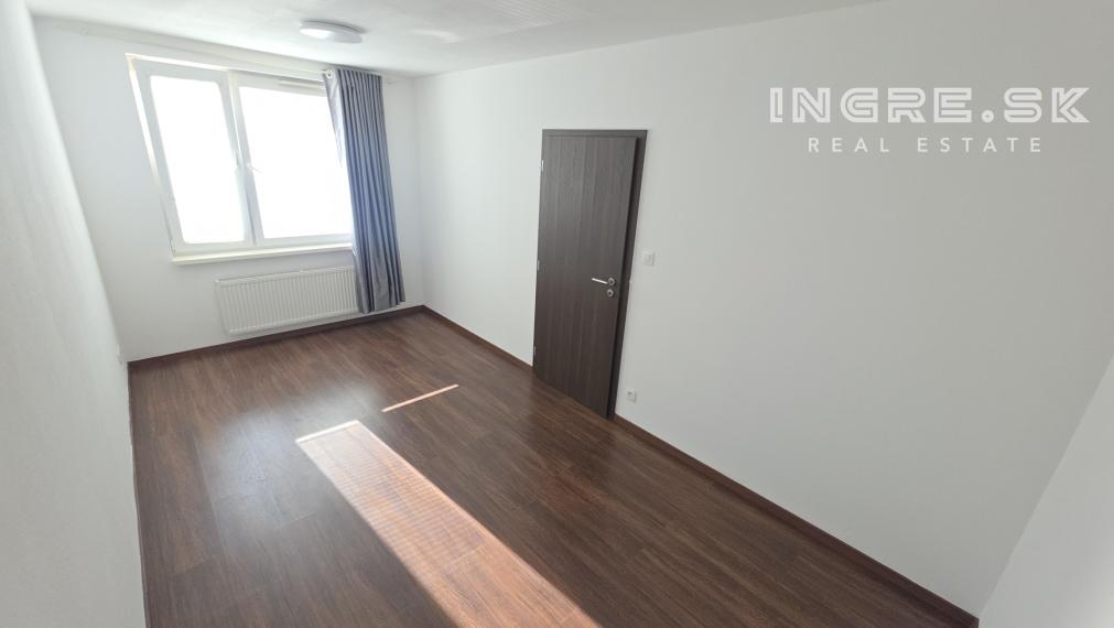 3 IZBOVÝ BYT S PARKOVANÍM BRATISLAVA - NOVÉ MESTO, NOBELOVA ulica