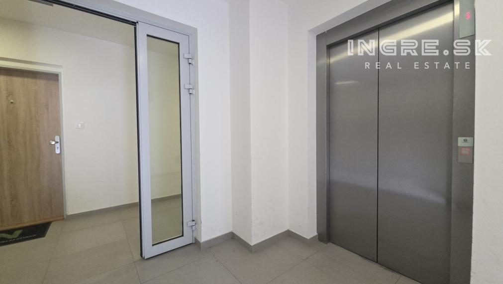 3 IZBOVÝ BYT S PARKOVANÍM BRATISLAVA - NOVÉ MESTO, NOBELOVA ulica