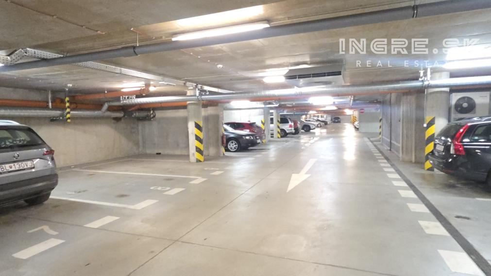 3 IZBOVÝ BYT S PARKOVANÍM BRATISLAVA - NOVÉ MESTO, NOBELOVA ulica