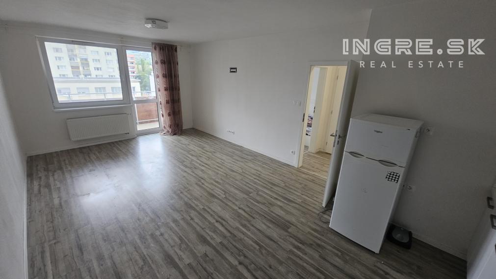 NA PREDAJ 2 IZBOVÝ BYT S PARKOVANÍM BRATISLAVA NOVÉ MESTO, Nobelova ulica