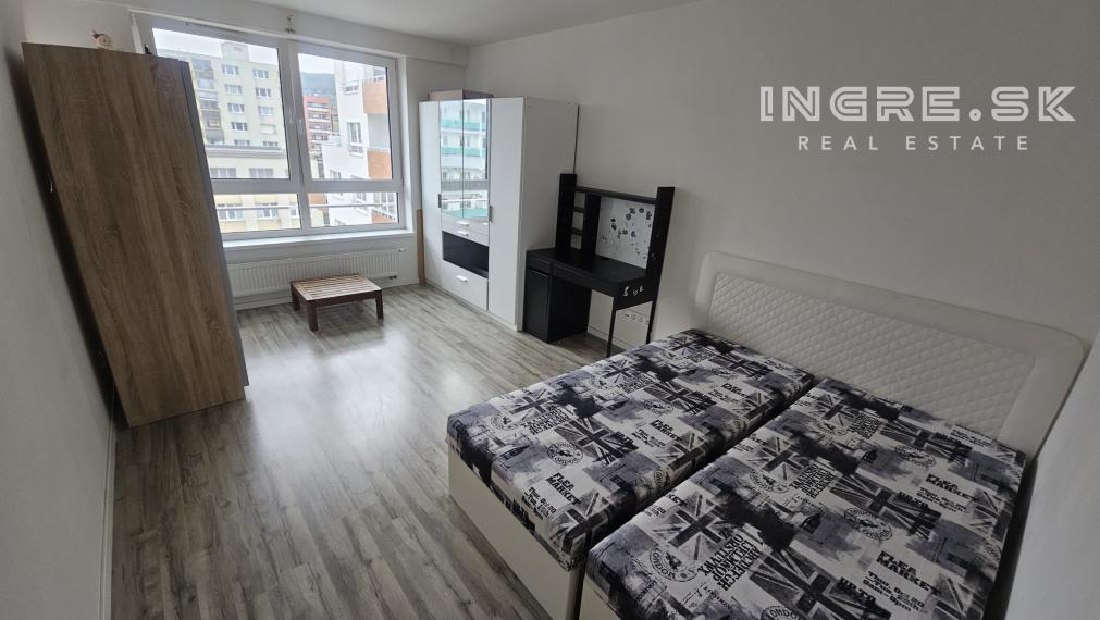 NA PREDAJ 2 IZBOVÝ BYT S PARKOVANÍM BRATISLAVA NOVÉ MESTO, Nobelova ulica