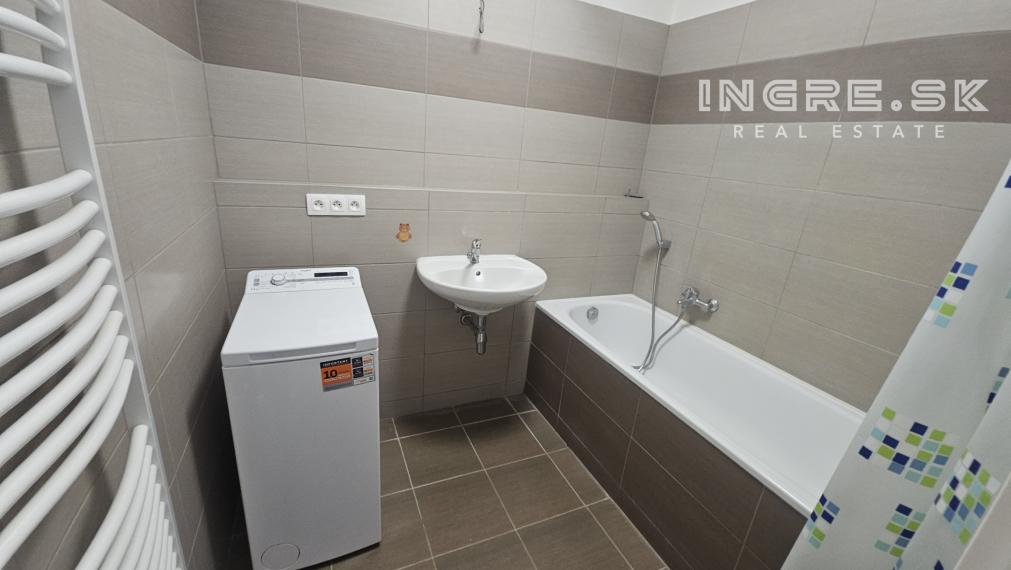 NA PREDAJ 2 IZBOVÝ BYT S PARKOVANÍM BRATISLAVA NOVÉ MESTO, Nobelova ulica