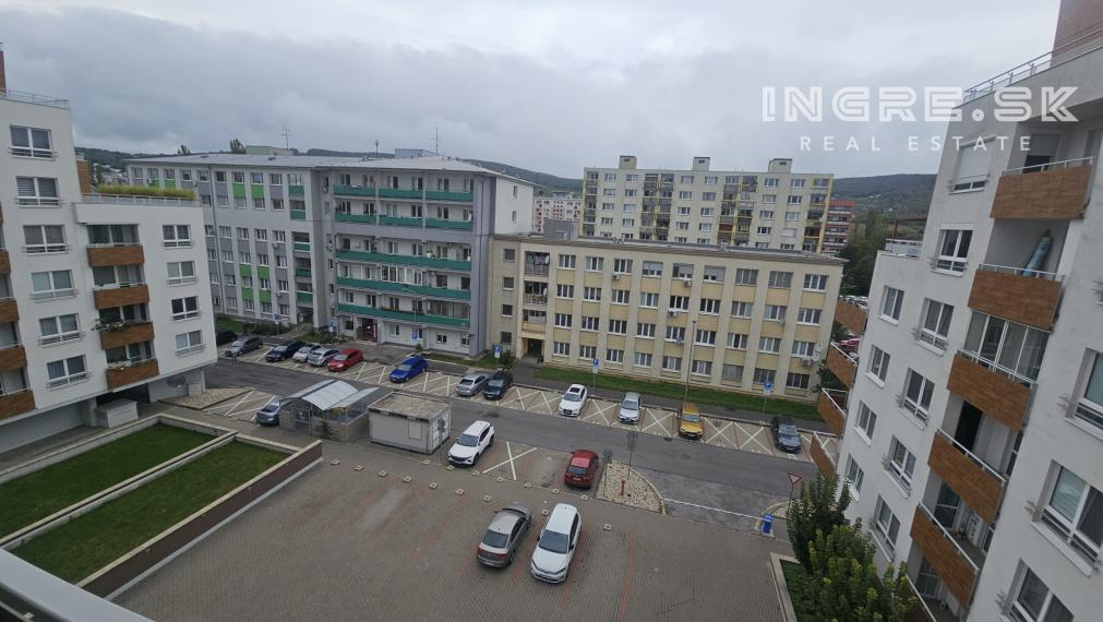 NA PREDAJ 2 IZBOVÝ BYT S PARKOVANÍM BRATISLAVA NOVÉ MESTO, Nobelova ulica