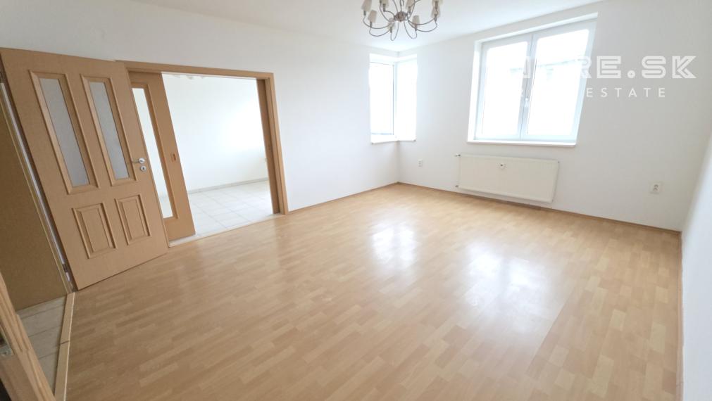 VEĽKÝ 80 m2 - 3 IZBOVÝ BYT S BALKÓNOM BRATISLAVA VRAKUŇA