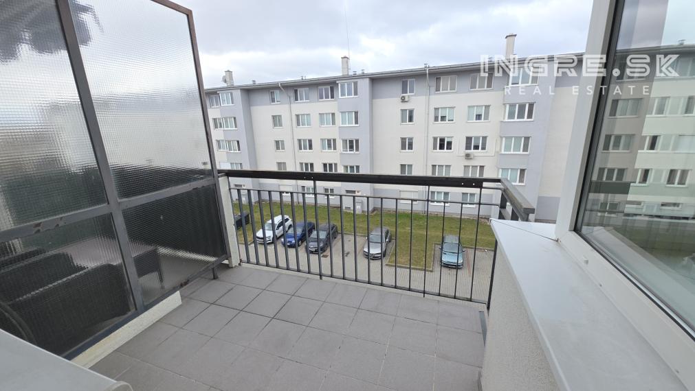 VEĽKÝ 80 m2 - 3 IZBOVÝ BYT S BALKÓNOM BRATISLAVA VRAKUŇA