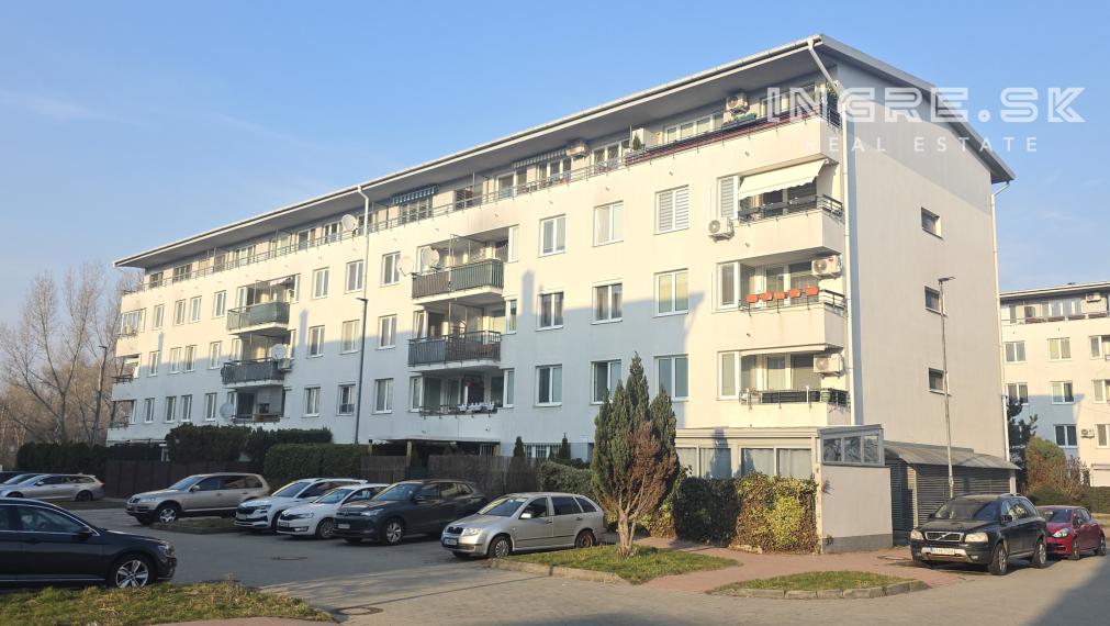 VEĽKÝ 80 m2 - 3 IZBOVÝ BYT S BALKÓNOM BRATISLAVA VRAKUŇA