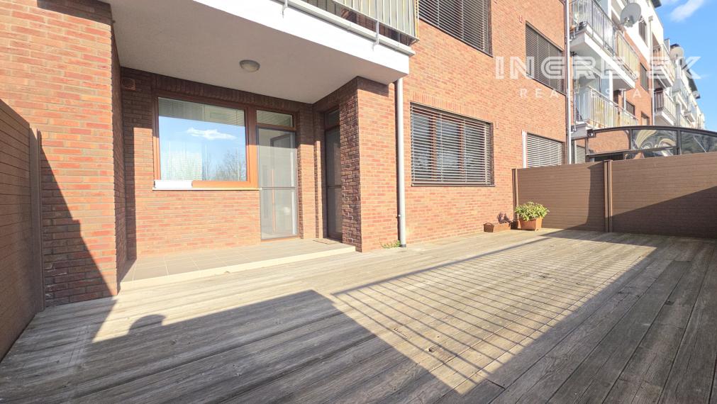 TOP LOKALITA BRATISLAVA KRAMÁRE 2 IZBOVÝ BYT S TERASOU BALKÓNOM A PARKOVANÍM