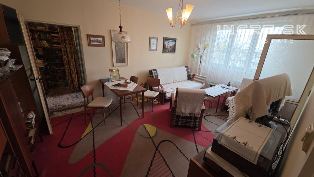 PÔVODNÝ STAV 3 IZBOVÝ BYT BALKÓN + LOGGIA BRATISLAVA RUŽINOV ŠALVIOVÁ ul. TRÁVNIKY