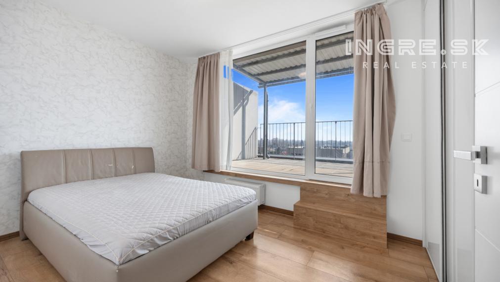 STREŠNÝ PENTHOUSE NA BAJKALSKEJ 2 x PARKING, VEĽKÁ TERASA