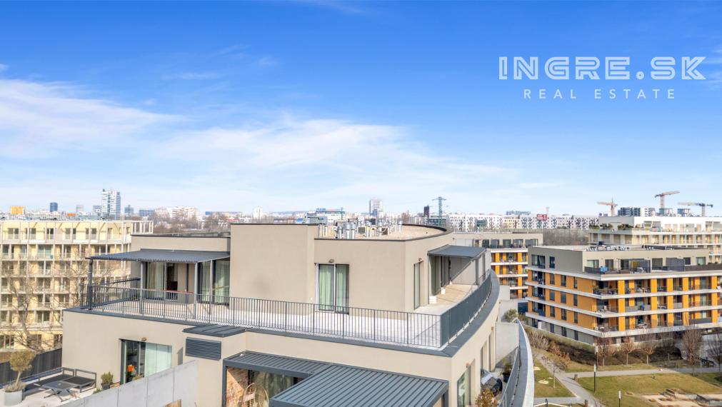 STREŠNÝ PENTHOUSE NA BAJKALSKEJ 2 x PARKING, VEĽKÁ TERASA
