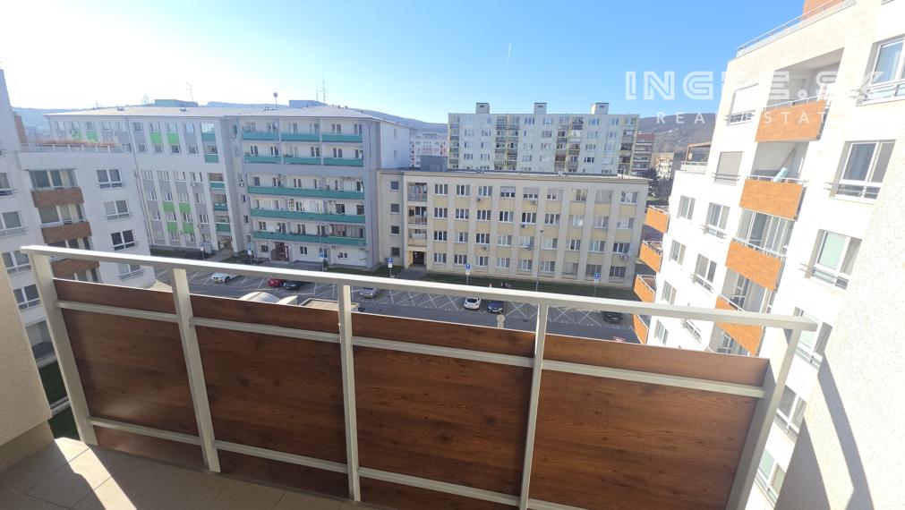 BRATISLAVA - NOVÉ MESTO NOBELOVA ul. 2 IZBOVÝ BYT S PARKOVANÍM V GARÁŽI