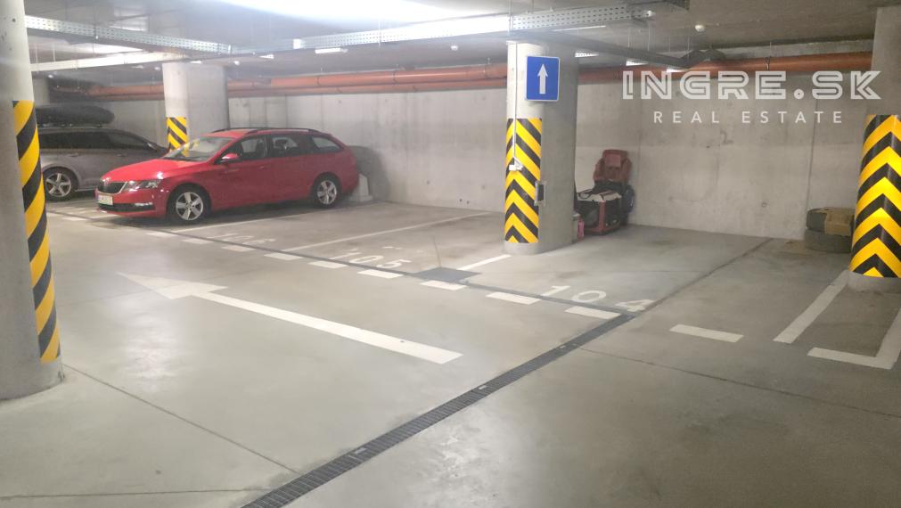 BRATISLAVA - NOVÉ MESTO NOBELOVA ul. 2 IZBOVÝ BYT S PARKOVANÍM V GARÁŽI