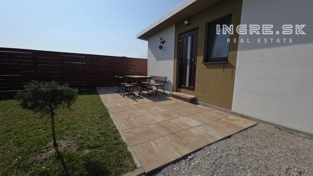 NA PREDAJ ZAUJÍMAVÝ PRIESTOR S POZEMKOM A PARKOVANÍM BRATISLAVA VRAKUŇA