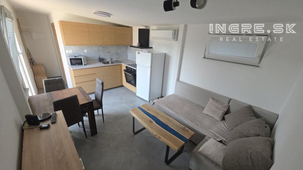 NA PREDAJ ZAUJÍMAVÝ PRIESTOR S POZEMKOM A PARKOVANÍM BRATISLAVA VRAKUŇA