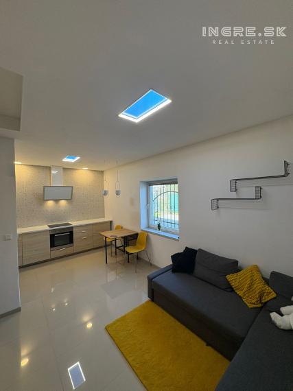 NA PREDAJ 2 IZBOVÝ MEZONET S PARKOVANÍM BRATISLAVA - NOVÉ MESTO, Vajnorská ul.