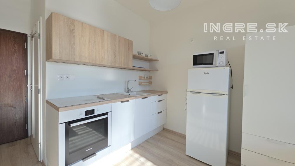 VÝBORNÁ PONUKA - ZAUJÍMAVÁ LOKALITA - 2 IZBOVÝ BYT S VEĽKOU TERASOU A PARKOVANÍM BRATISLAVA KRAMÁRE