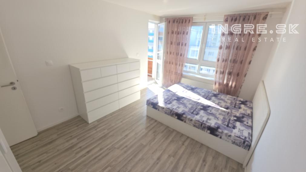 BRATISLAVA NOVÉ MESTO NOBELOVA ulica - PREDAJ 2 IZBOVÝ BYT S BALKÓNOM