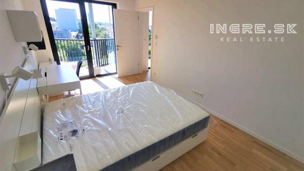 PRENÁJOM 2 IZBOVÝ BYT S BALKÓNOM A PARKOVANÍM - GUTHAUS RAČIANSKA