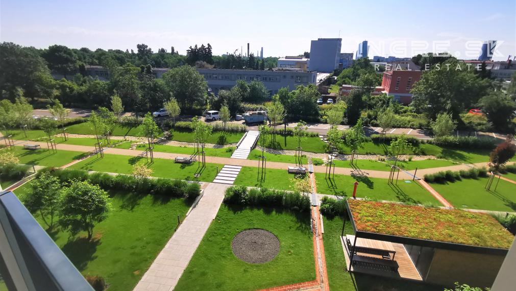 PRENÁJOM 2 IZBOVÝ BYT S BALKÓNOM A PARKOVANÍM - GUTHAUS RAČIANSKA