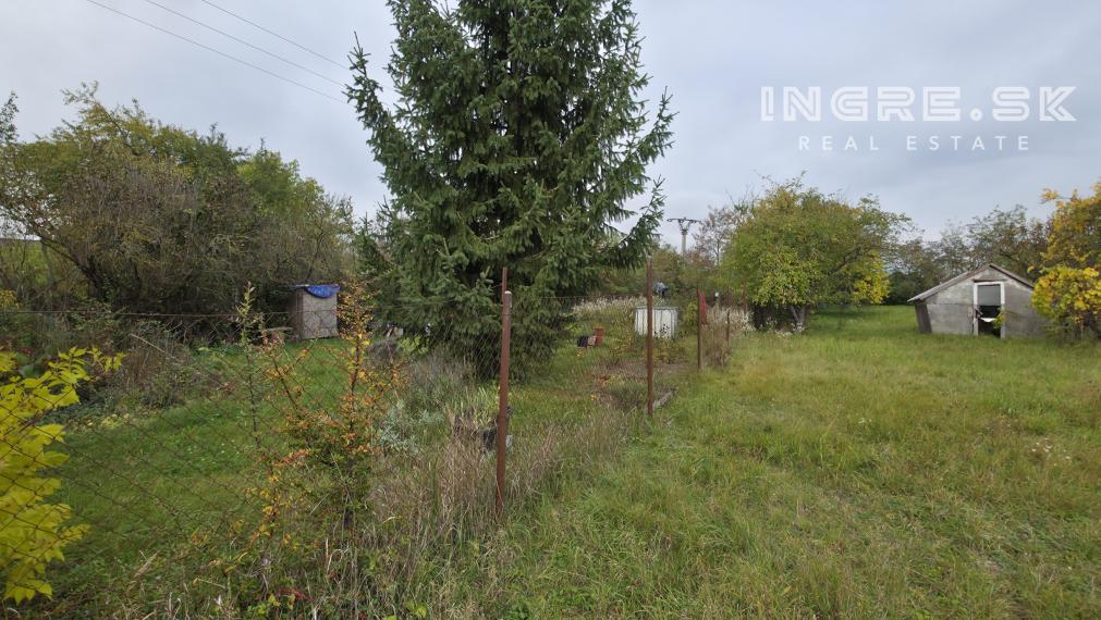 STAVEBNÝ POZEMOK - MOST PRI BRATISLAVE