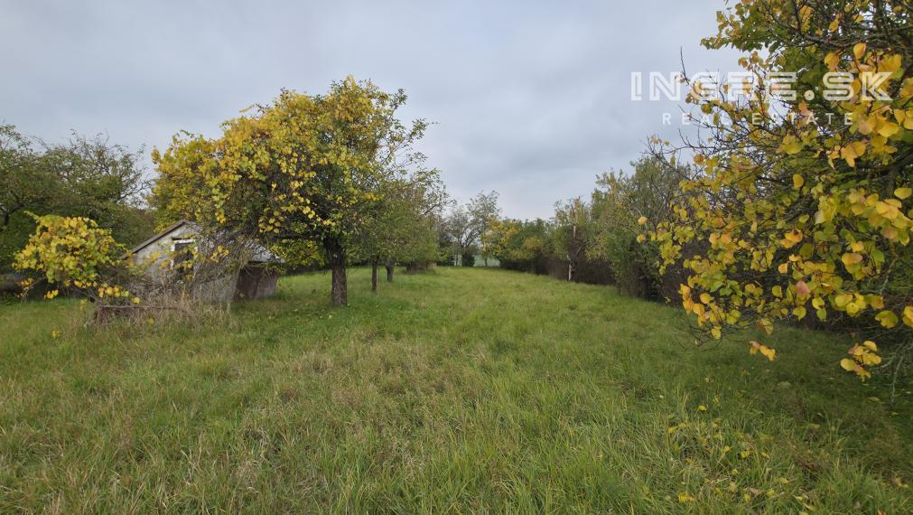 STAVEBNÝ POZEMOK - MOST PRI BRATISLAVE