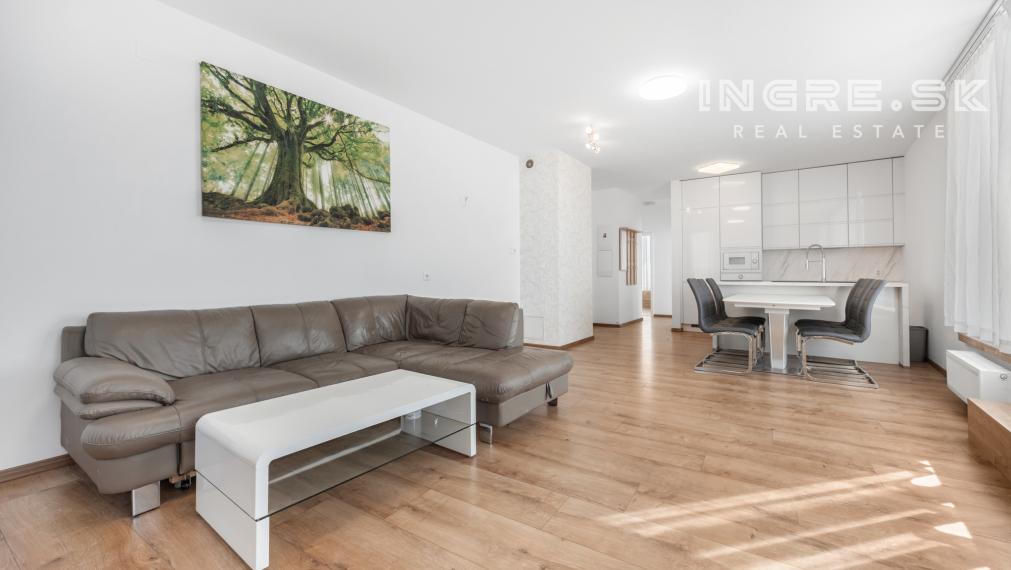 PREDAJ 4 IZBOVÝ PENTHOUSE S VEĽKOU TERASOU A PARKOVANÍM BRATISLAVA - RUŽINOV - BAJKALSKÁ