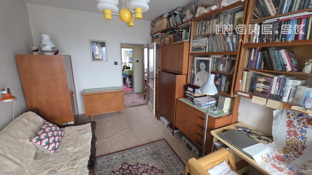 3 IZBOVÝ BYT SO ŠATNÍKOM PÔVODNÝ STAV BALKÓN + LOGGIA BRATISLAVA RUŽINOV ŠALVIOVÁ ulica