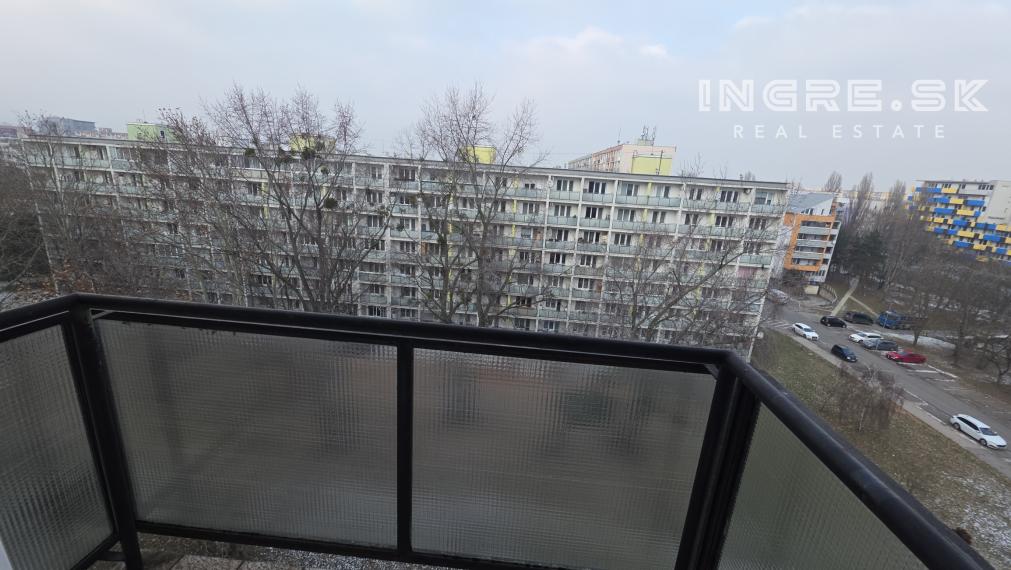 3 IZBOVÝ BYT SO ŠATNÍKOM PÔVODNÝ STAV BALKÓN + LOGGIA BRATISLAVA RUŽINOV ŠALVIOVÁ ulica